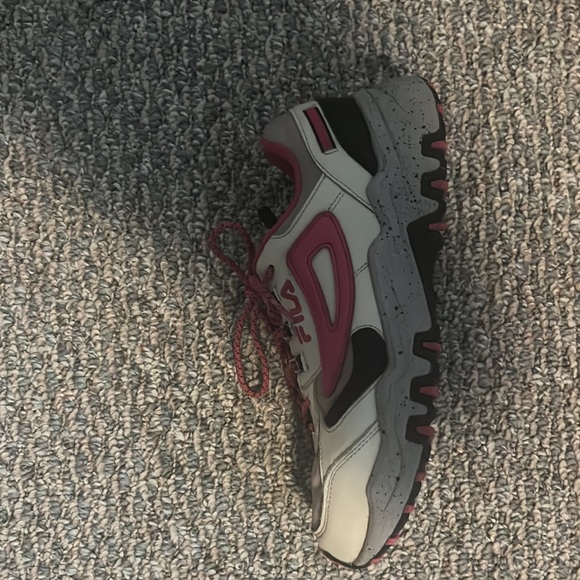 Fila Women Sneaker Size 12 Like New - Picture 2 of 4